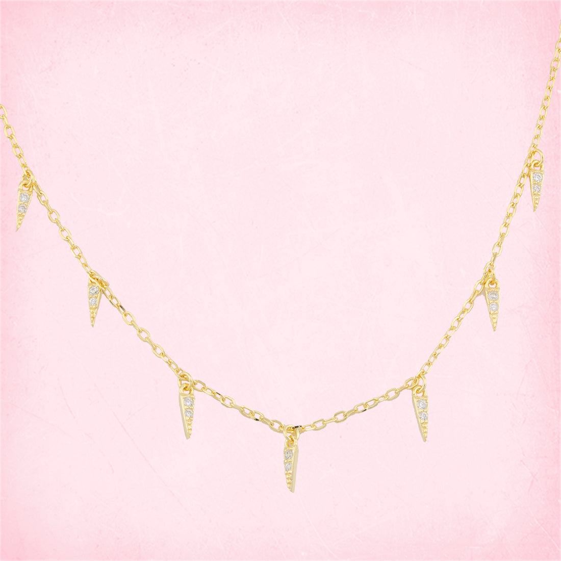 Collar. Gargantilla. Cadena con Colgante puntas de flecha con Zirconita Blanca en Plata de Ley 925 con baño de Oro 18K. Cadena Forzatina CL1316815O - Henor