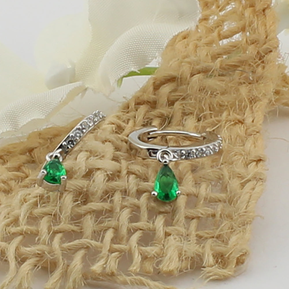 Par Pendientes Aro-Criolla con Zirconitas blancas y Esmeralda. engaste manual en forma de lágrima. Plata de Ley Baño Rodio. PD2316727R - Henor