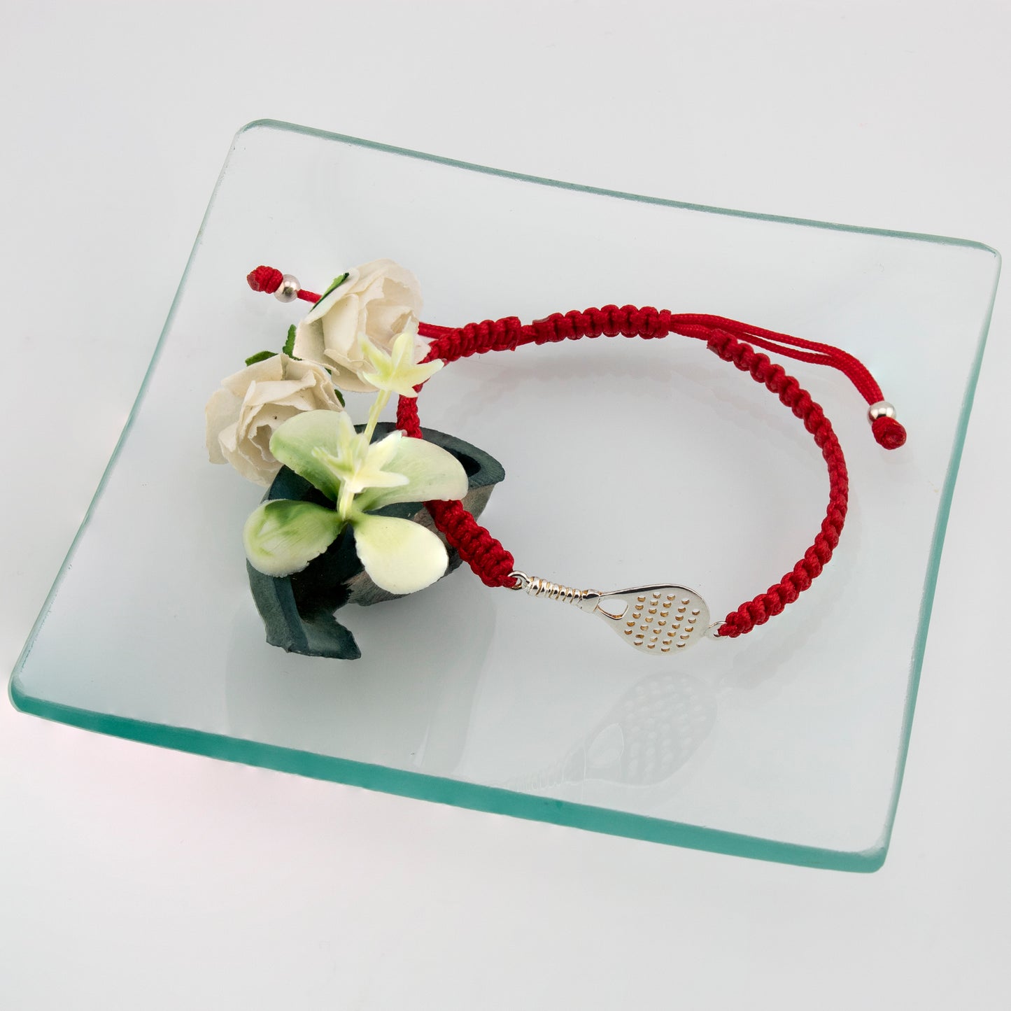 Bracciale Paddle in Macramè Rosso. Argento sterling S925 Finitura naturale e lucidato a mano. Chiusura ad anello PS3315870J