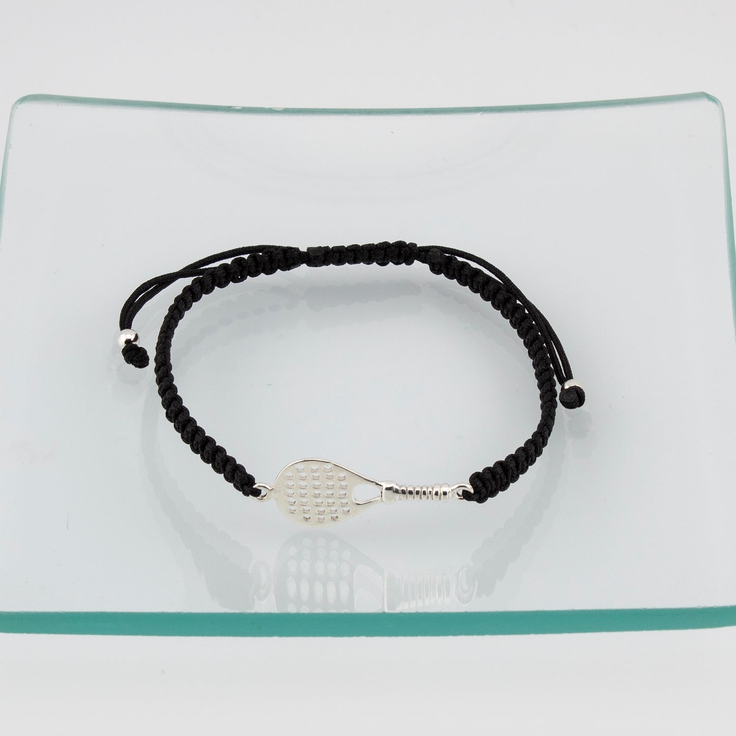 Pulsera Pádel en Macramé Negro. Plata de Ley S925 acabado Natural y pulida a mano. Cierre Lazo PS3315870N