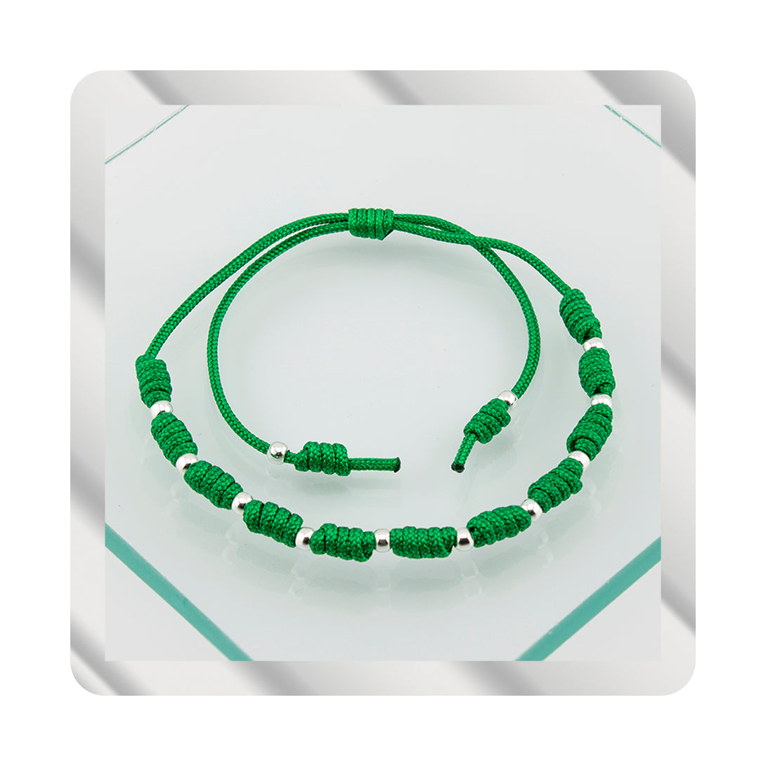 Bracciale con palline di macramè verde. Argento sterling S925 Finitura naturale e lucidato a mano. PS3316322V