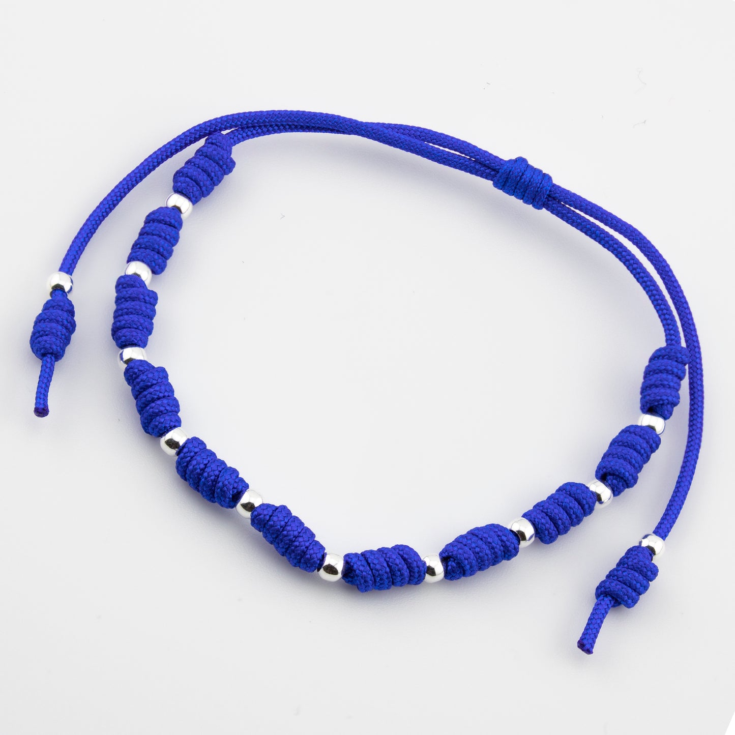 Pulsera Bolas en Macramé Azul. Plata de Ley S925 acabado Natural y pulida a mano. PS3316322Z