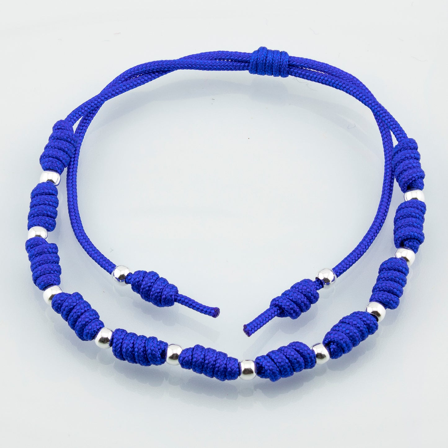 Pulsera Bolas en Macramé Azul. Plata de Ley S925 acabado Natural y pulida a mano. PS3316322Z