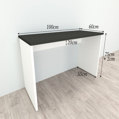 Bürotisch aus Holz mit Nivellierern, 100/115 x 60 x 75 cm, weiß.