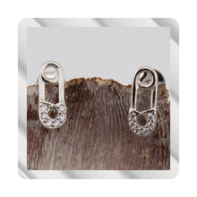 Cargar imagen en el visor de la galería, Pendientes Imperdible en Plata de Ley bañada en Rodio y Zirconita Blanca. PD2315729R - Henor
