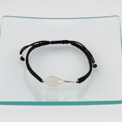 Paddelarmband aus schwarzem Makramee. S925-Sterlingsilber. Natürliches Finish und handpoliert. Schlaufenverschluss PS3315870N
