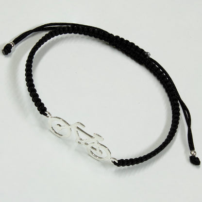 Paddelarmband aus schwarzem Makramee. S925-Sterlingsilber. Natürliches Finish und handpoliert. Schlaufenverschluss PS3315870N