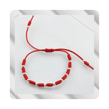 Lade das Bild in den Galerie-Viewer, Pulsera Bolas en Macramé Rojo. Plata de Ley S925 acabado Natural y pulida a mano. PS3316322J
