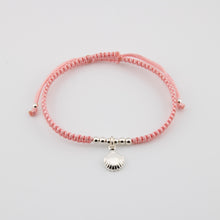 Cargar imagen en el visor de la galería, Pulsera Concha en Macramé Rosa. Plata de Ley S925 acabado Natural y pulida a mano. PS3316605S
